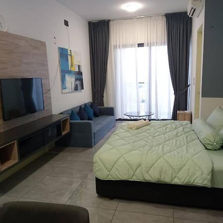 Homestay Shah Rizki At Imperio With Swimming Pool Muslim Friendly Malacca Εξωτερικό φωτογραφία