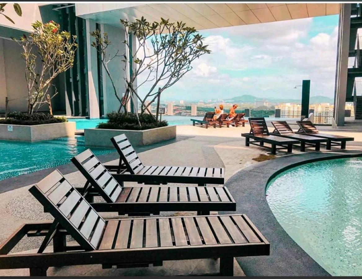 Homestay Shah Rizki At Imperio With Swimming Pool Muslim Friendly Malacca Εξωτερικό φωτογραφία