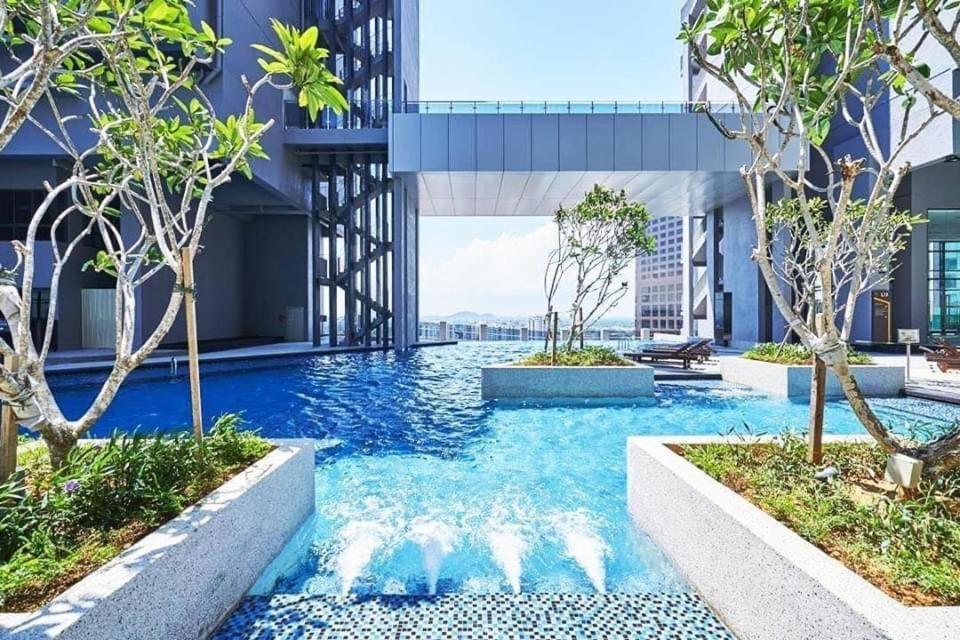 Homestay Shah Rizki At Imperio With Swimming Pool Muslim Friendly Malacca Εξωτερικό φωτογραφία
